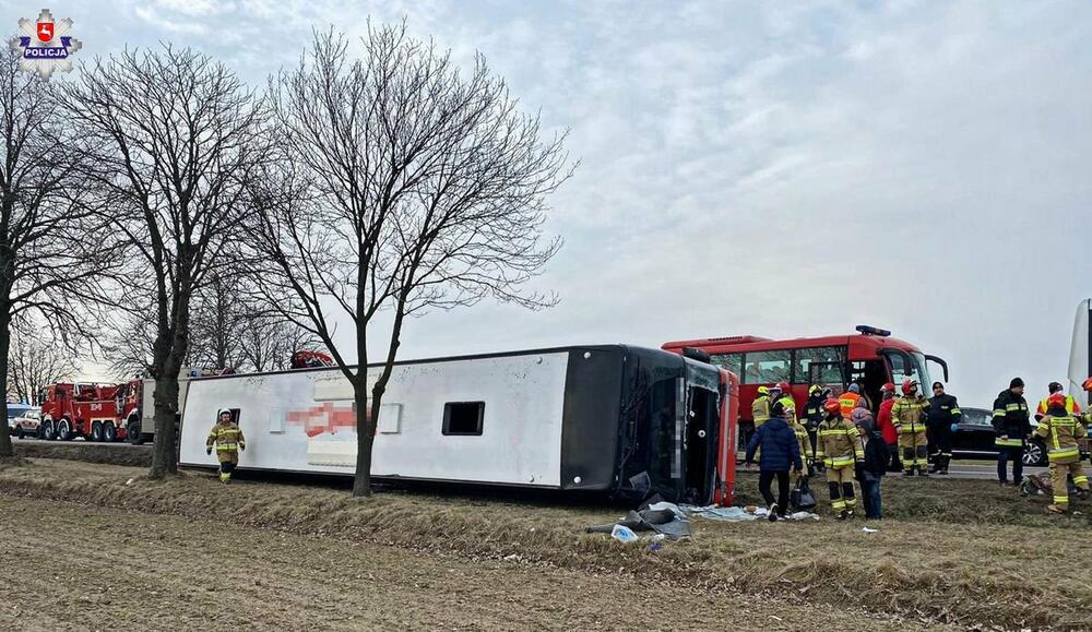 prevrnut autobus Poljska