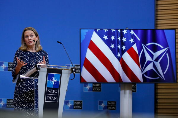 Smit: NATO ne razmatra uvođenje zone zabrane letjenja iznad...