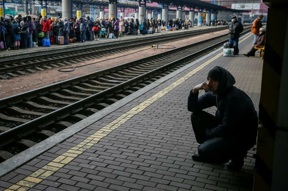 Sa stanice u Kijevu, Foto: Reuters