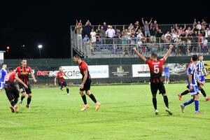 Novi šamar CG fudbalu: Prekinut meč u Tuzima