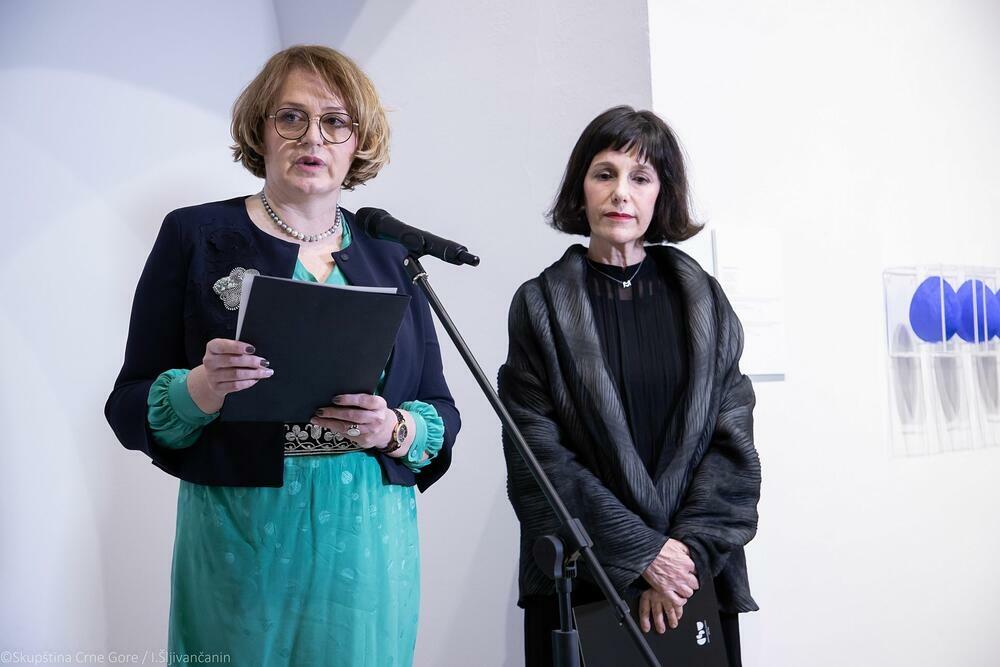 Branka Bošnjak i Milena MIjović Durutović na otvaranju izložbe