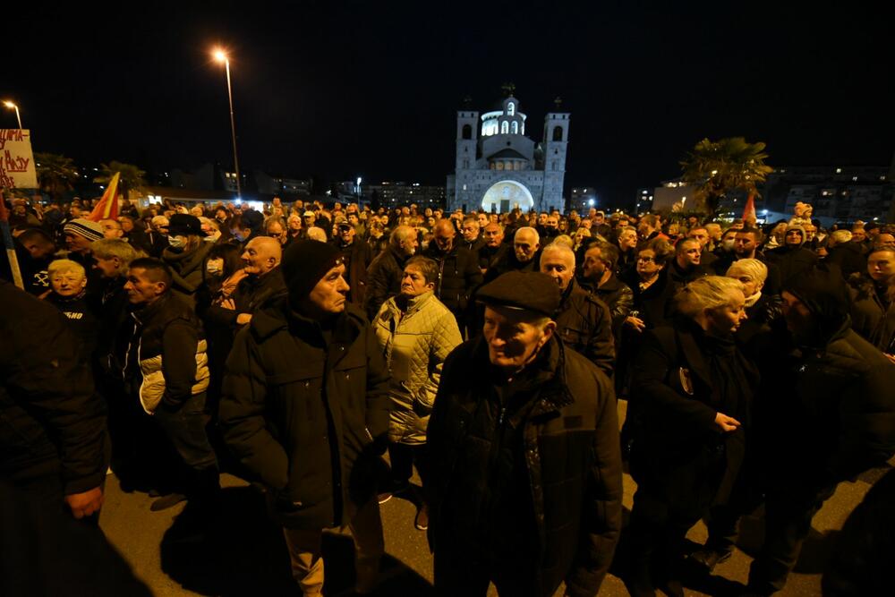 <p>Novi protest Demokrata, kako je najavljeno, održaće se u četvrtak u Herceg Novom, a nakon toga u nedjelju u Podgorici</p>