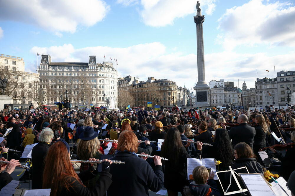 Protest protiv rata u Ukrajini na Trafalgar skveru u Londonu, Foto: Rojters