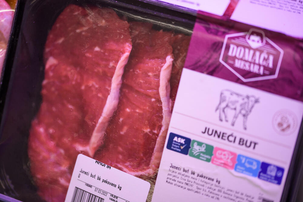 <p>Iz AROME su saopštili da su pored, značajnih popusta u periodu od 7. do 9. marta, za kupce pripremili razne poklone i druge cjenovne povoljnosti, a više informcija o tome može se naći <a href="https://aromamarketi.me/aroma-novosti/nova-aroma-na-staroj-adresi-mediteranska-bb-tc-plaza-budva/">ovdje.</a></p>