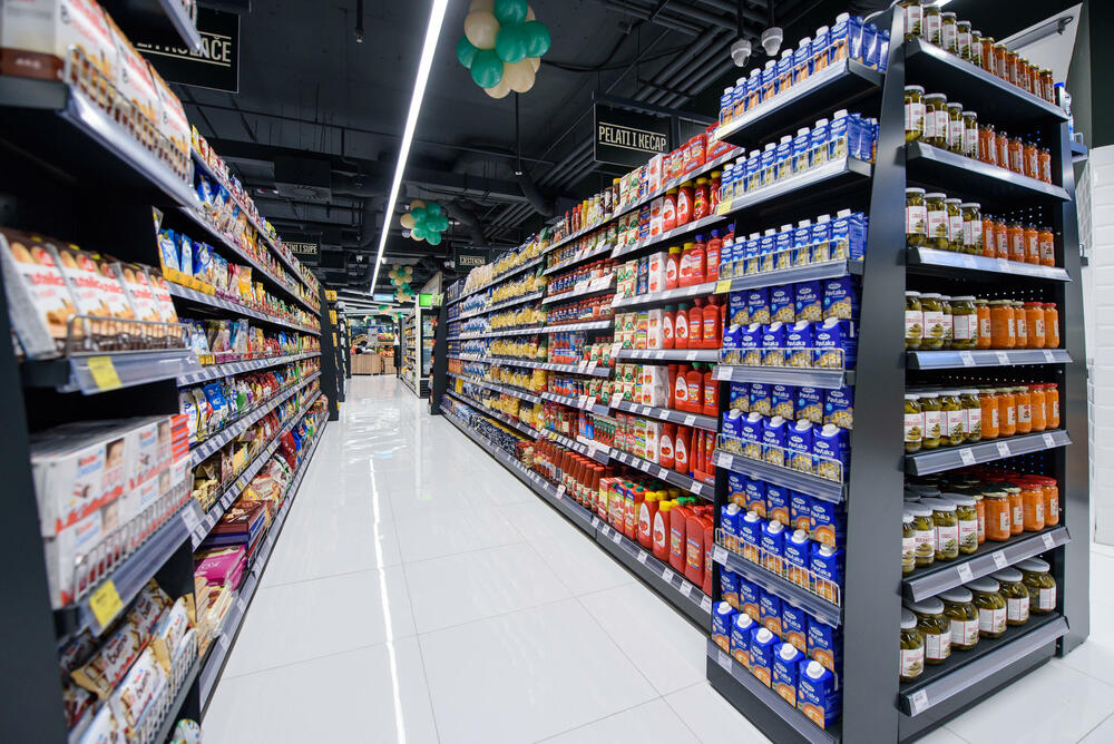 <p>Iz AROME su saopštili da su pored, značajnih popusta u periodu od 7. do 9. marta, za kupce pripremili razne poklone i druge cjenovne povoljnosti, a više informcija o tome može se naći <a href="https://aromamarketi.me/aroma-novosti/nova-aroma-na-staroj-adresi-mediteranska-bb-tc-plaza-budva/">ovdje.</a></p>