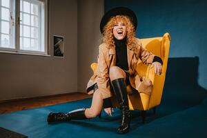 Prvi album Kike u etru