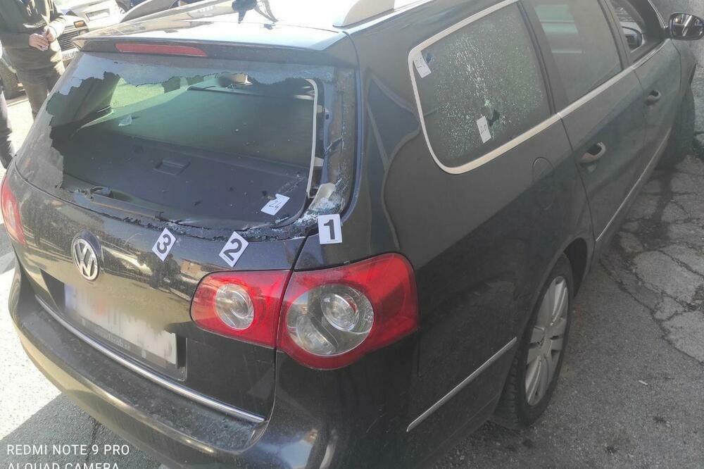 Auto u kojem su bili Sujkovići i Kastrat, Foto: Uprava policije