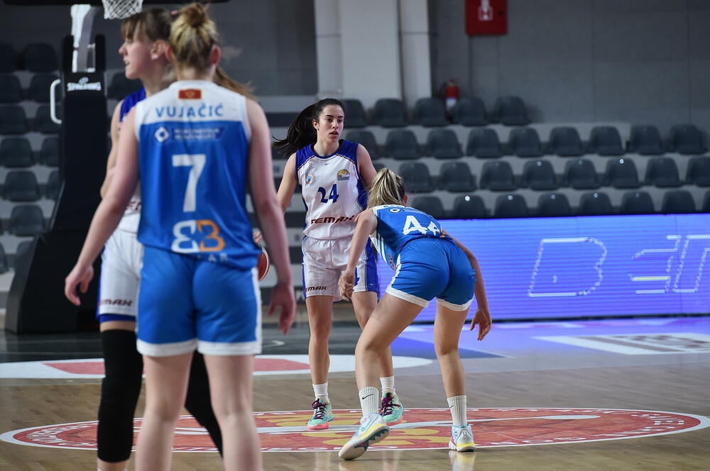 <p>Košarkašice Budućnosti u finalu savladale Podgoricu 89:43</p>