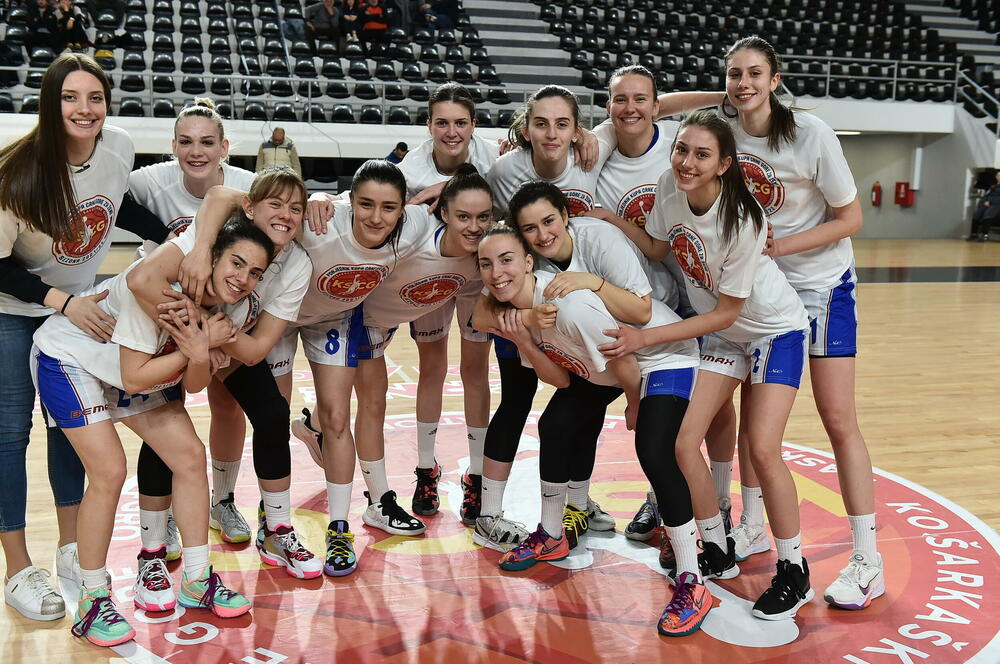 <p>Košarkašice Budućnosti u finalu savladale Podgoricu 89:43</p>