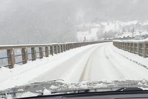 Snijeg na putu Žabljak - Pljevlja nije očišćen