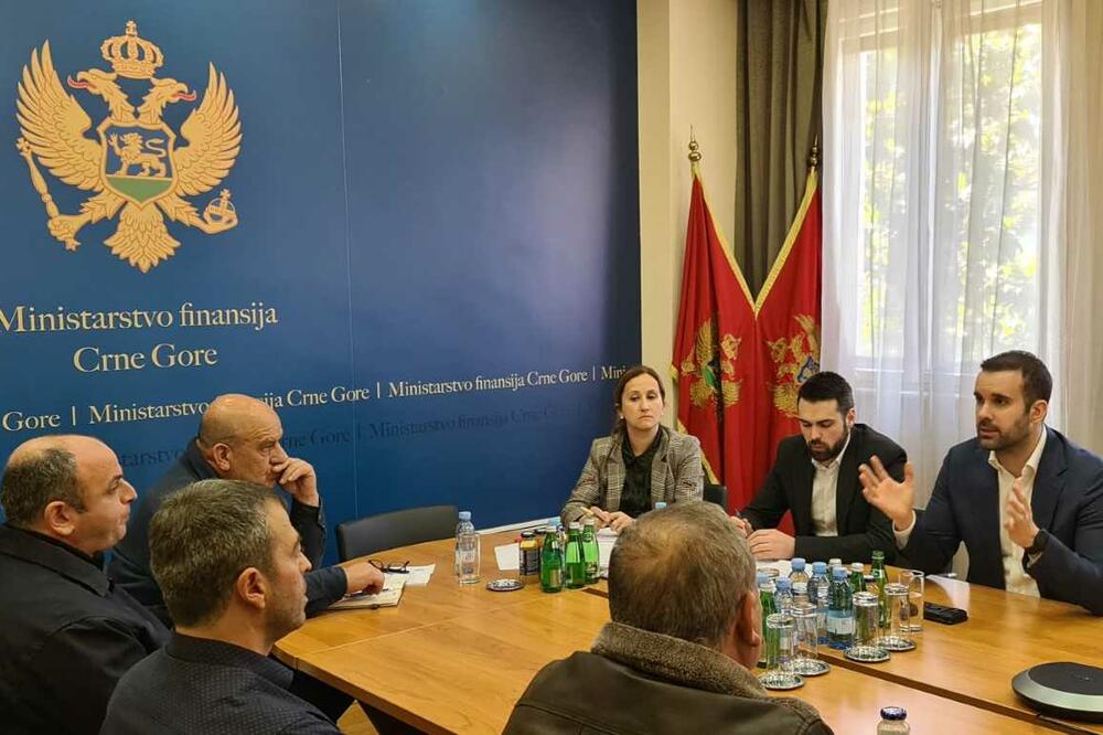 Sa današnjeg sastanka, Foto: Ministarstvo finansija i socijalnog staranja