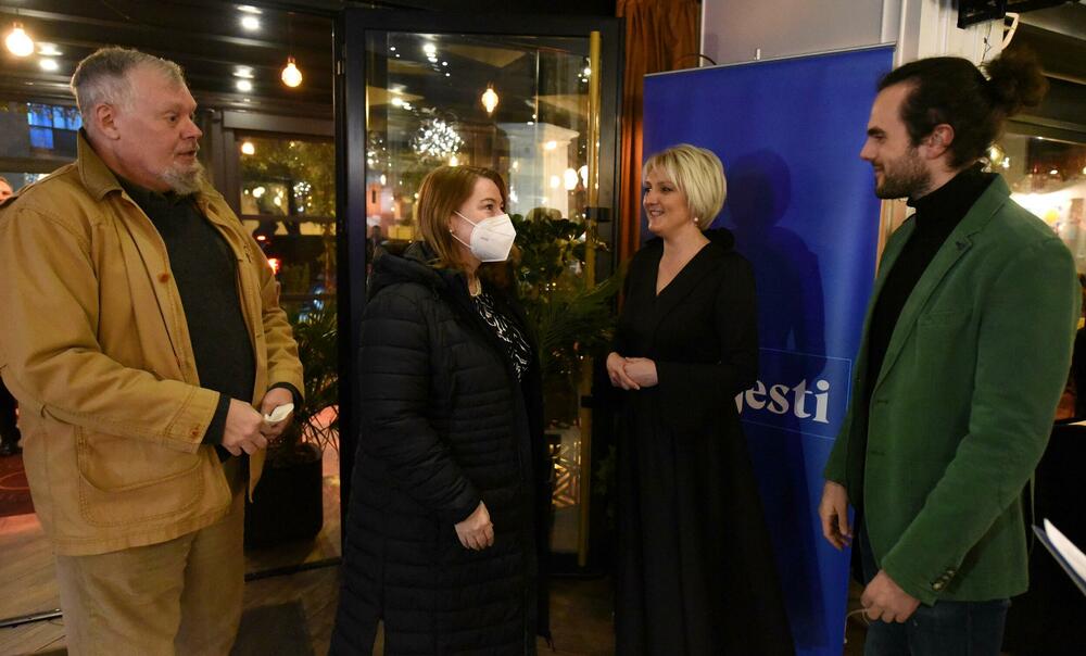 <p>Cjelokupan prihod prikupljen kroz donacije biće uplaćen na zvanični žiro račun ambasade Ukrajine u Crnoj Gori</p>