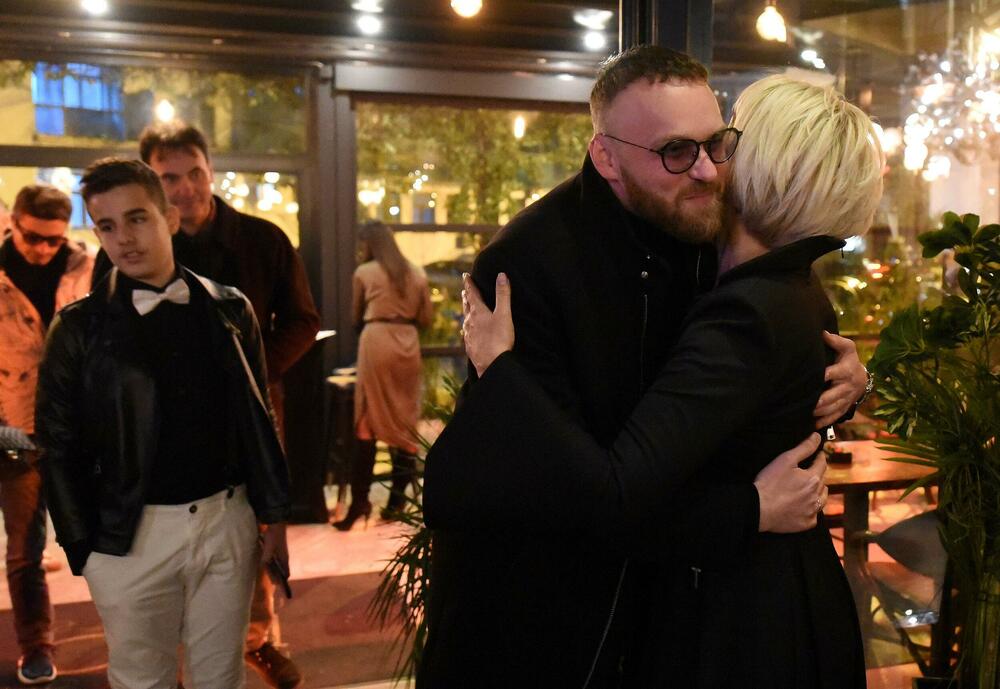 <p>Cjelokupan prihod prikupljen kroz donacije biće uplaćen na zvanični žiro račun ambasade Ukrajine u Crnoj Gori</p>