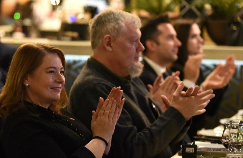 <p>Cjelokupan prihod prikupljen kroz donacije biće uplaćen na zvanični žiro račun ambasade Ukrajine u Crnoj Gori</p>