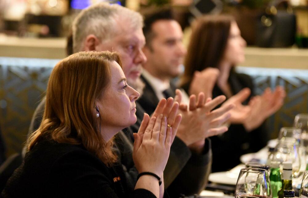 <p>Cjelokupan prihod prikupljen kroz donacije biće uplaćen na zvanični žiro račun ambasade Ukrajine u Crnoj Gori</p>