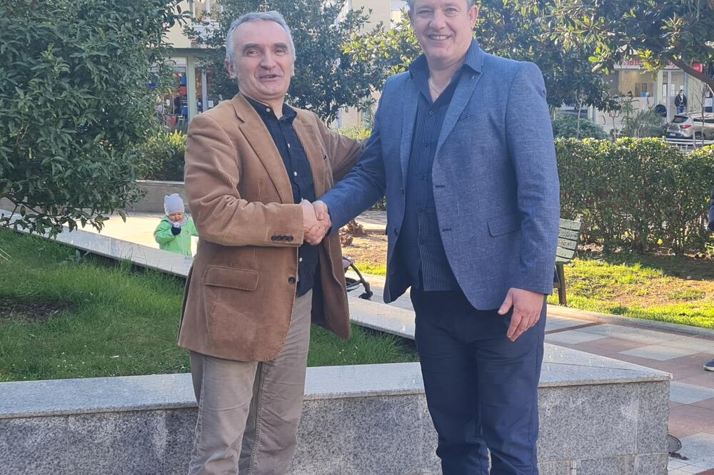 Petrović i Petković, Foto: Bokeški forum