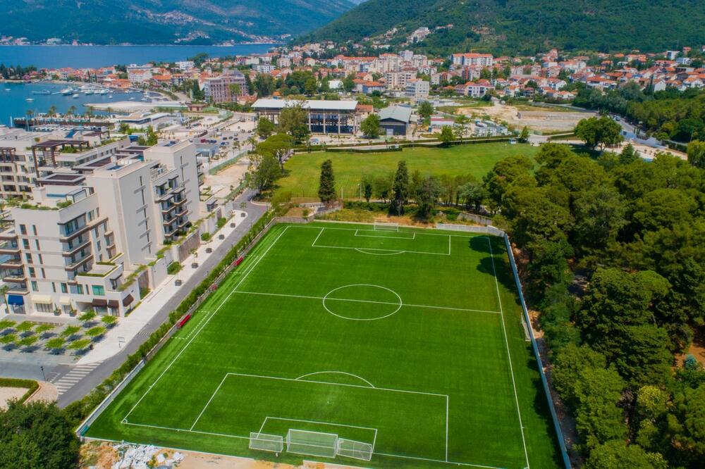 Pomoćni teren FK Arsenal, Foto: Opština