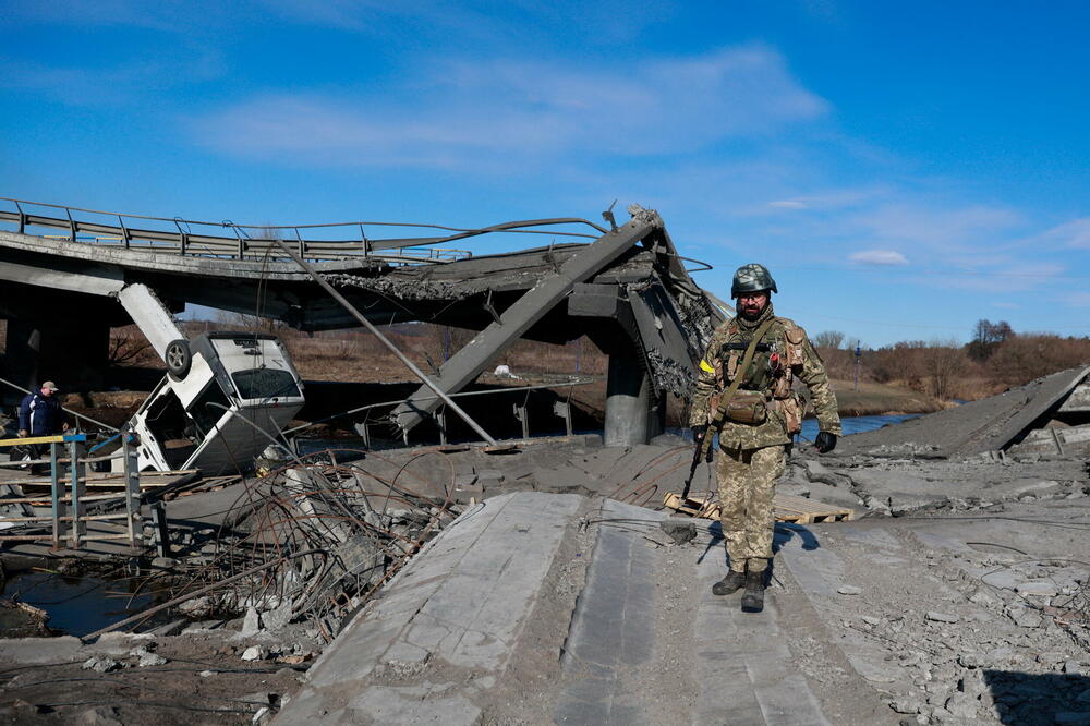 Most uništen nedaleko od Kijeva, Foto: Reuters