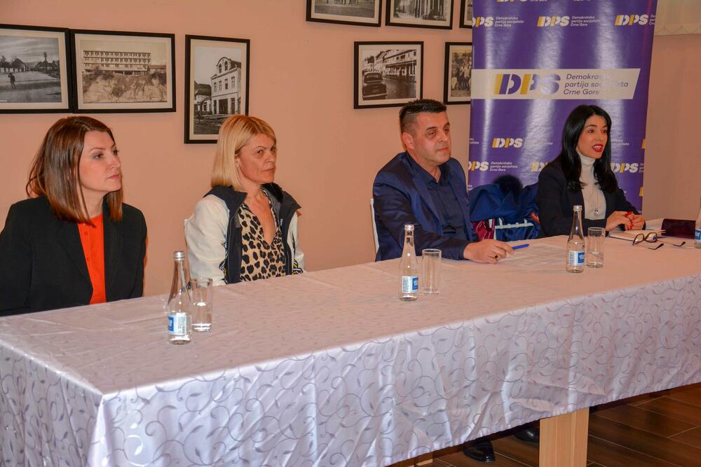 <p>"Napravili smo realan i ostvarljiv Izborni program i pozivam i mlade da podrže našu pobjedničku listu i naš grad zajednički učinimo prepoznatljivim za kvalitetan život", kazala je Kljajić</p>