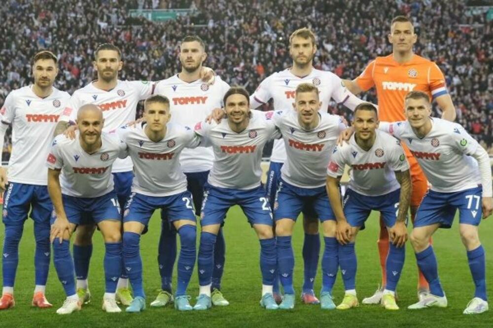 Fudbaleri Hajduka pred početak derbija, Foto: NK Hajduk/Twitter