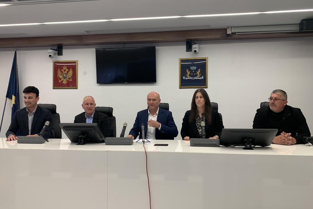 Sa konferencije za medije (Carević u sredini), Foto: Vuk Lajović