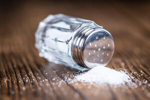 Dnevno jedemo skoro 12 grama soli, a preporuka je pet