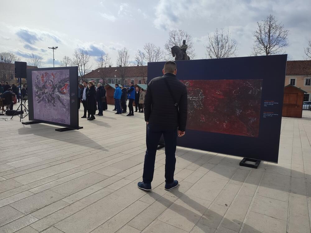 <p>U organizaciji Opštine Nikšić i JU Muzeji i galerije, a u saradnji sa Kućom legata Petra Lubarde iz Beograda, predstavljena su djela iz umjetnikove faze nakon Drugog svjetskog rata</p>