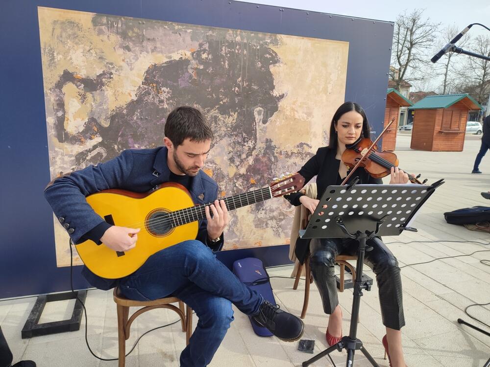 <p>U organizaciji Opštine Nikšić i JU Muzeji i galerije, a u saradnji sa Kućom legata Petra Lubarde iz Beograda, predstavljena su djela iz umjetnikove faze nakon Drugog svjetskog rata</p>