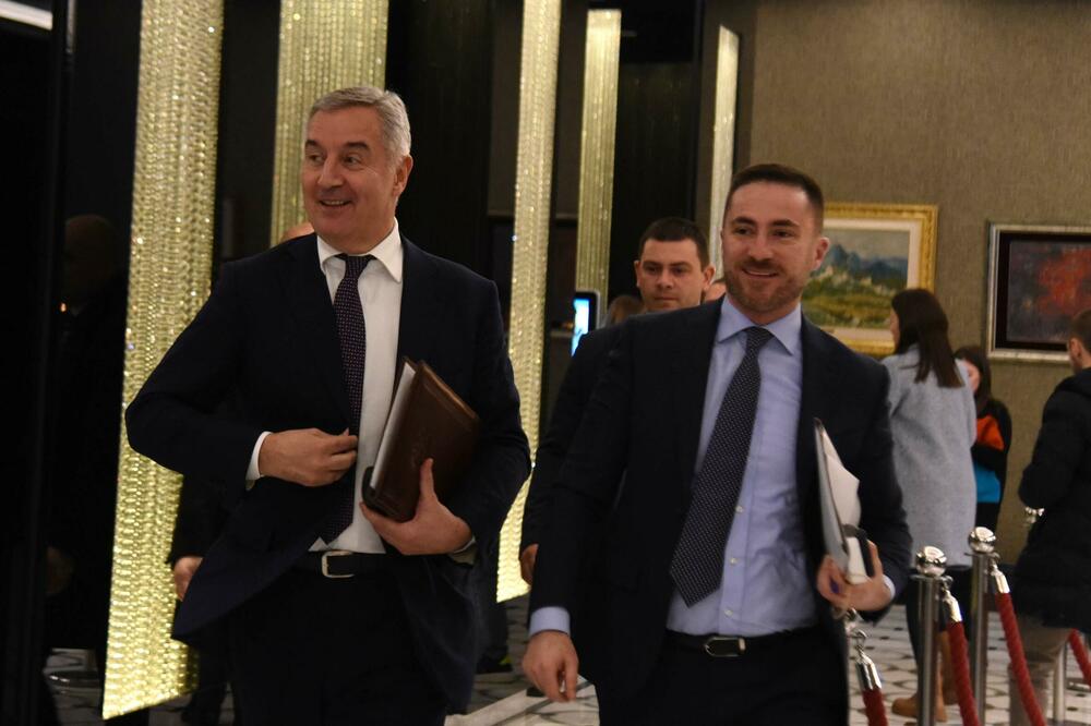 Đukanović i Aleksandar Bogdanović dolaze na sastanak, Foto: BORIS PEJOVIC