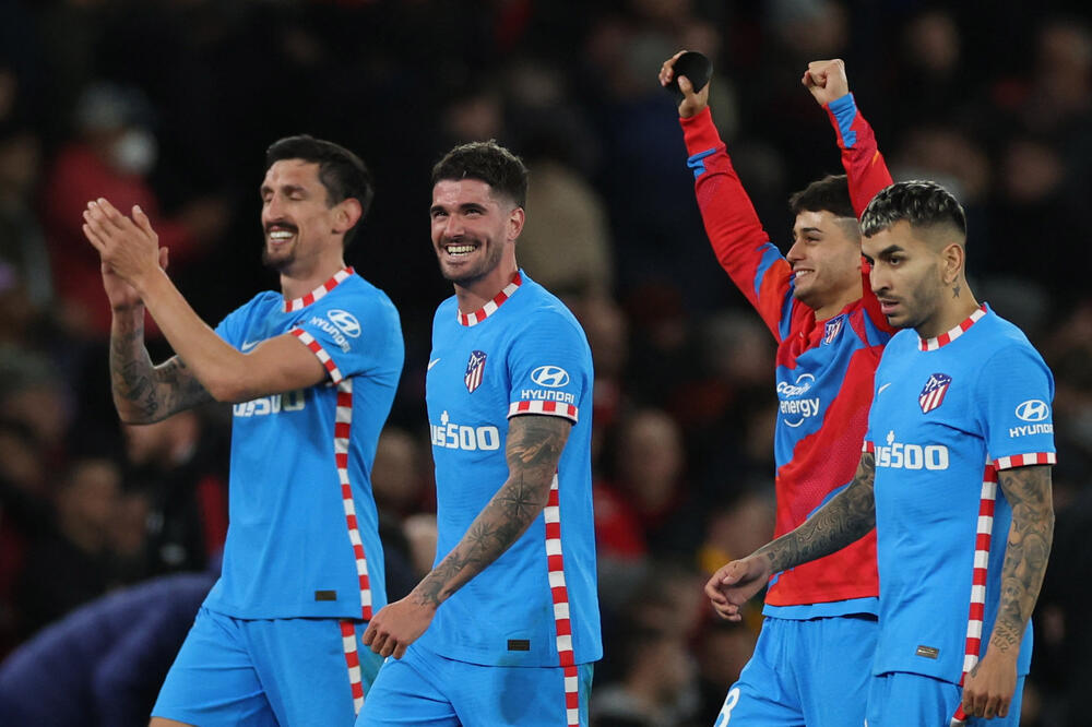 Savić sa saigračima slavi veliku pobjedu na mančesterskom “Teatru snova”, Foto: PHIL NOBLE