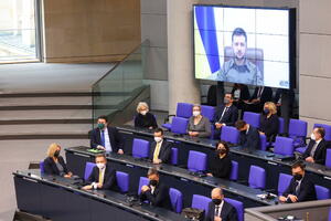 Zelenski u Bundestagu: Srušite zid i pomozite Ukrajini