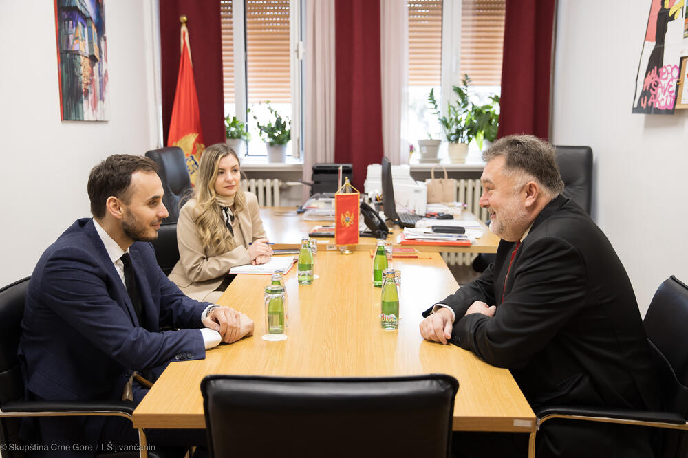 Sa sastanka, Foto: Građanski pokret URA