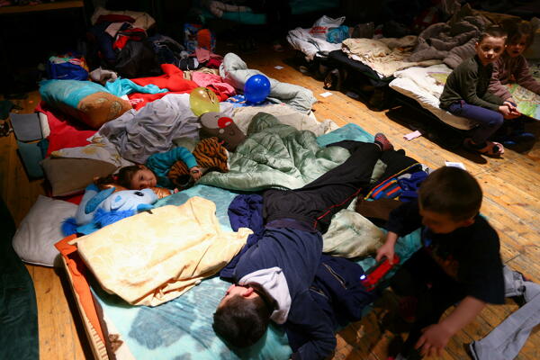 FOTO Ukrajinske majke i djeca našli utočište u pozorištu u...