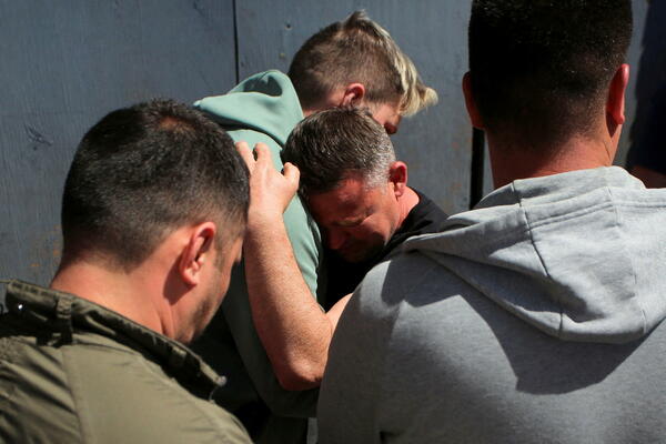 Amerikanci primaju Ukrajince, Ruse odvraćaju