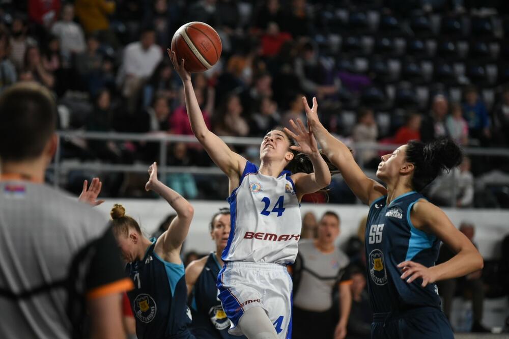 Marija Leković na večerašnjem meču, Foto: Boris Pejović