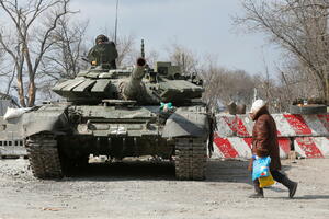 Ukrajinski zvaničnici: Ruske trupe pucale na dom za stare u...