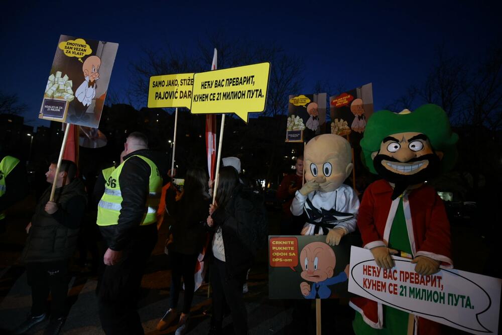 <p>Protest je održan pod sloganom "Ustani, odbrani, pobijedi"</p>