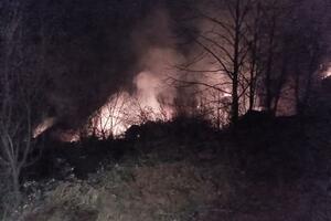 Vatrogasci od požara spasili tri kuće u kolašinskom selu Osredci