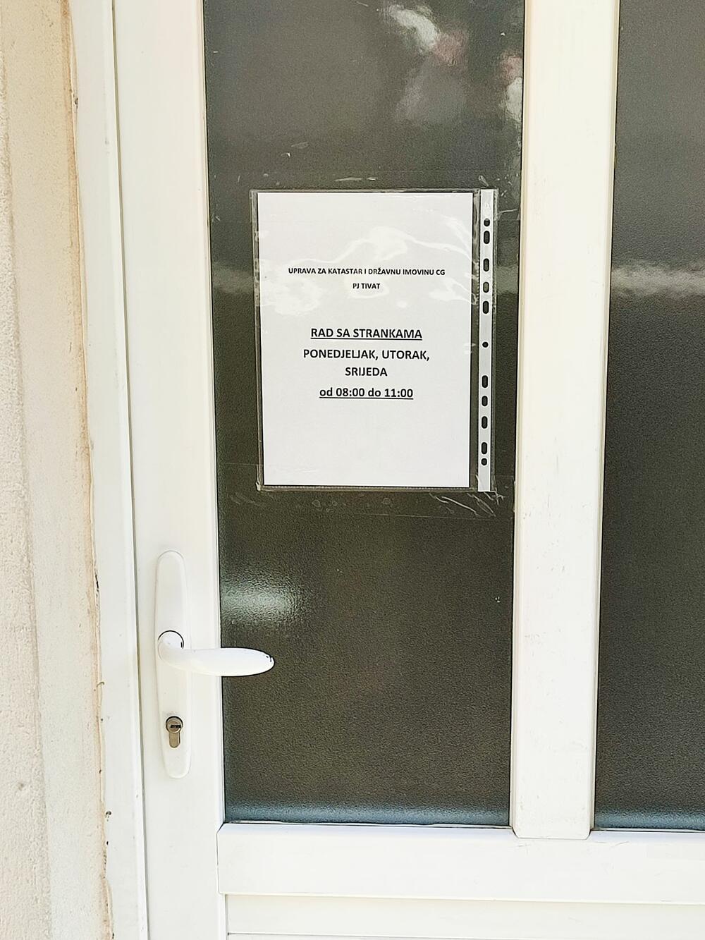 Obavještenje na vratima katastra