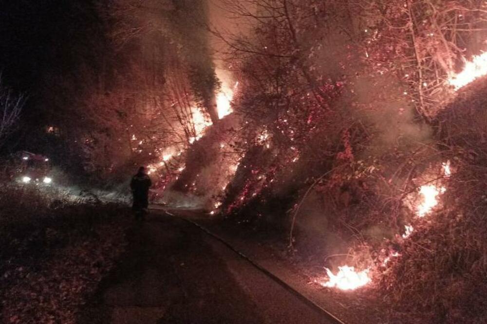 Jedan od požara koji su ovih dana izbili u Crnoj Gori, Foto: Služba zaštite i spašavanja Kolašin