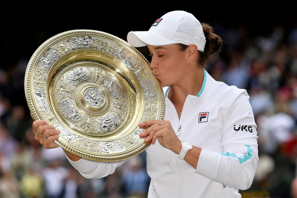 Trofej na Vimbldonu za Barti je bio pokretač i teniska vodilja, Foto: Toby Melville