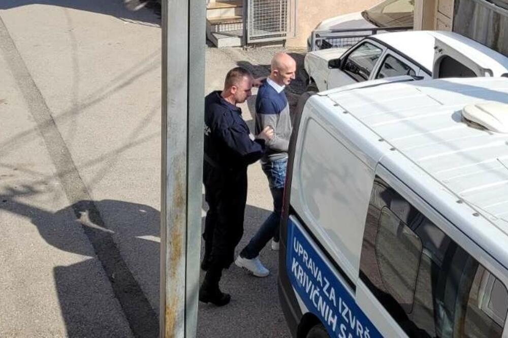 Stijepovića juče izvode iz sudnice, Foto: Jadranka Ćetković