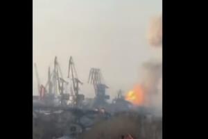 Ukrajina kaže da je uništila ruski brod za iskrcavanje; Rusija i...