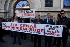 Bivši radnici protestovali ispred Privrednog suda: Klasični stečaj...