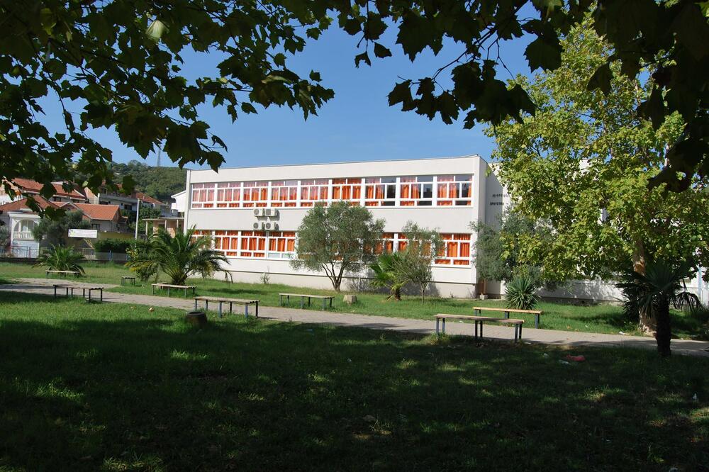 Srednja mješovita škola "Bratstvo i jedinstvo"