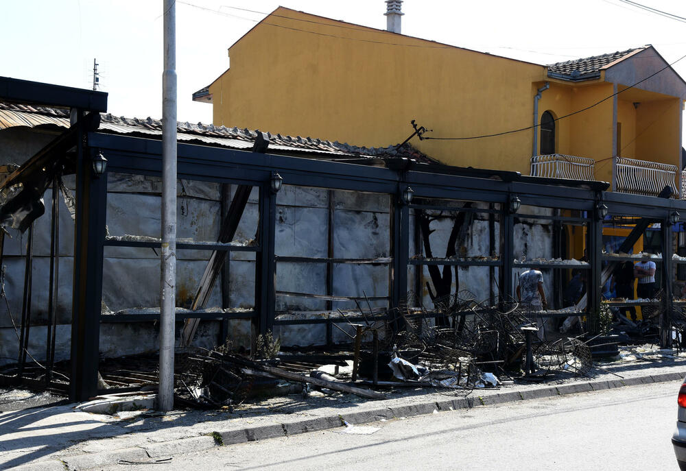 <p>Iz Uprave policije, nijesu odgovorili da li je utvrđen uzrok požara, kao ni da li je podmetnut</p>