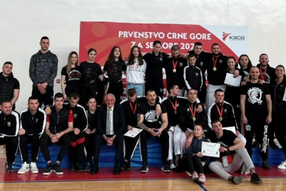 Sve titule senirki u borbama su pošle Omladincu, Foto: KK Oladinac/Mina