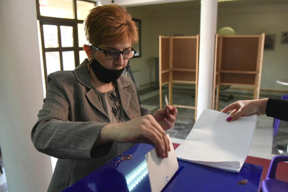 Glasanje u Beranama, Foto: Luka Zeković