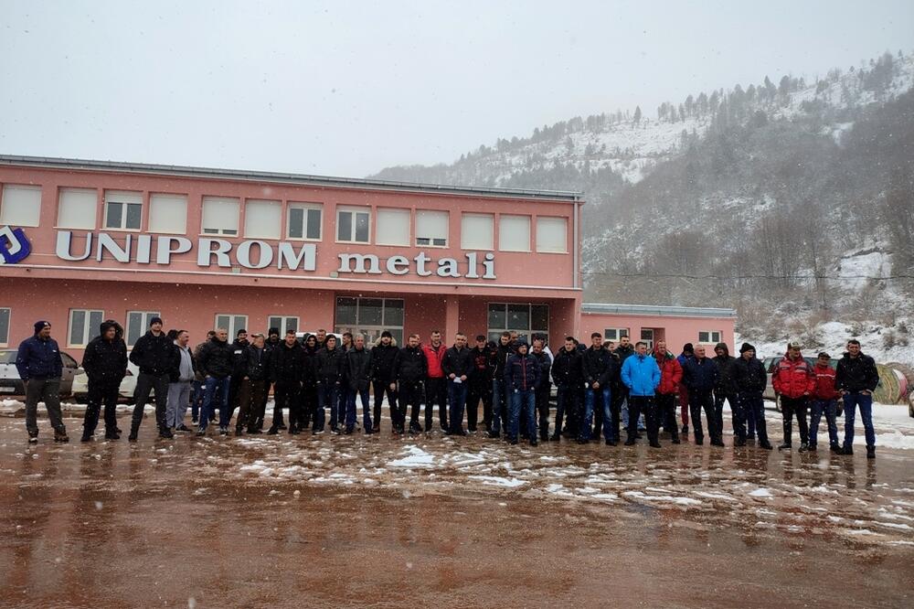 Radnici radili kod podizvođača firme  Uniprom metali (sa protesta), Foto: Svetlana Mandić