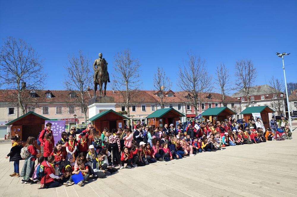 Najmlađi izviđači na Trgu, Foto: Svetlana Mandić